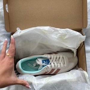 NWT adidas samba OG originals in clay strata